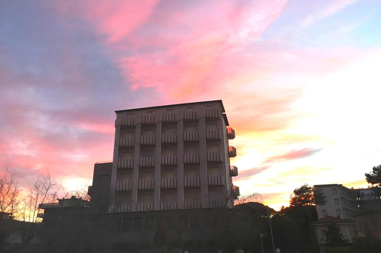 Hotel Viamare Milano Marittima Eksteriør billede